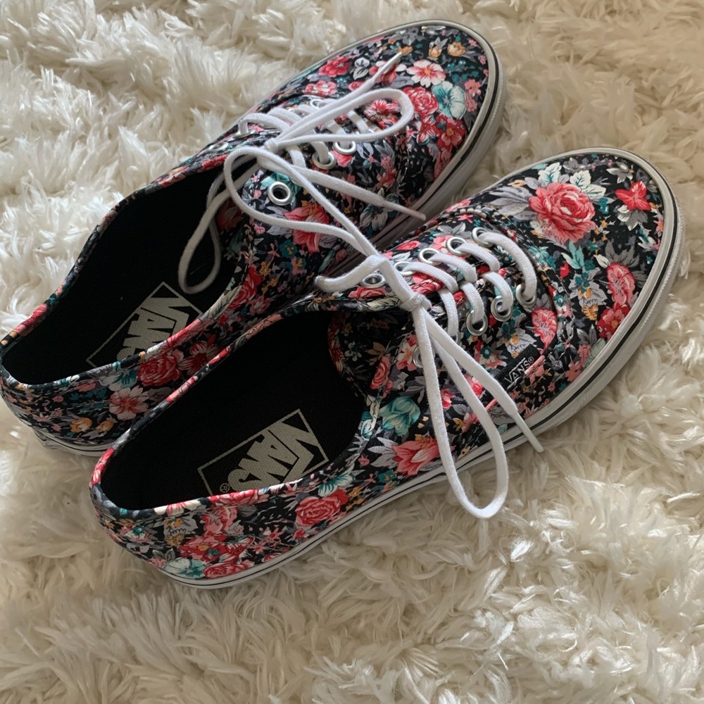 Vans - Women’s